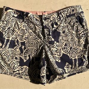 Lilly Pulitzer zebra navy white print Callahan shorts size 12